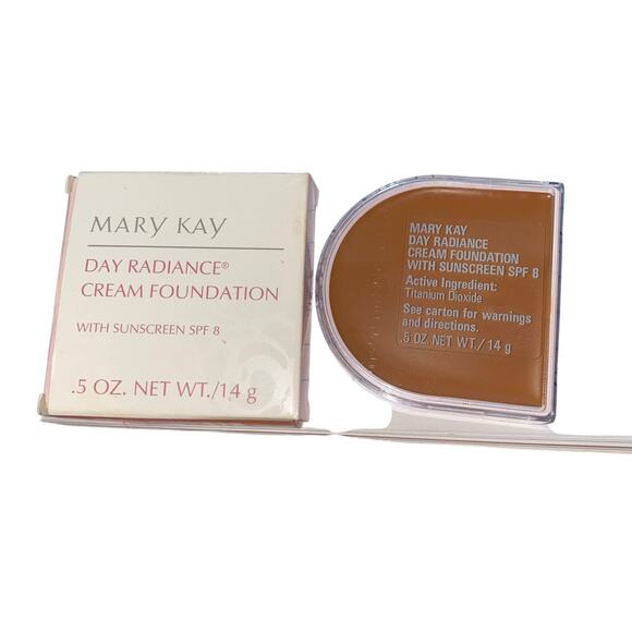 Mary Kay Day Radiance Cream Foundation 'Bittersweet Bronze' #6309 NEW .5 oz - Picture 1 of 6